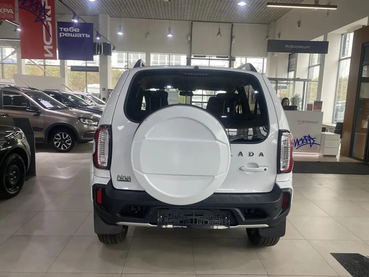 LADA Niva Travel Техно 2026 г., белый — фото 6