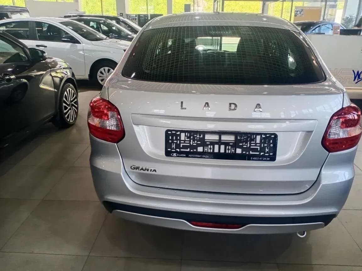 LADA Granta Лифтбек Комфорт 2026 г., серебряный — фото 5