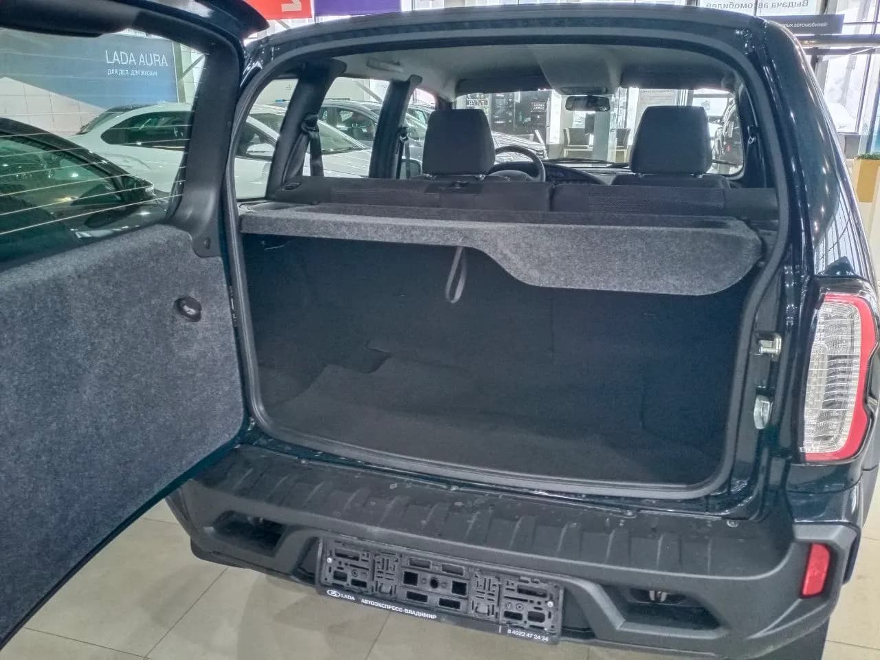 LADA Niva Travel Классик 2026 г., зеленый — фото 5