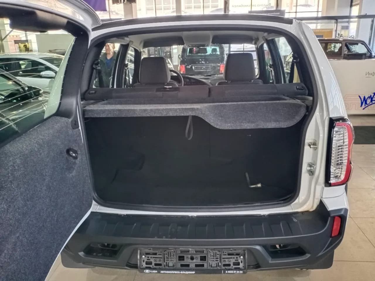 LADA Niva Travel Классик 2026 г., белый, № 11455 — фото 4