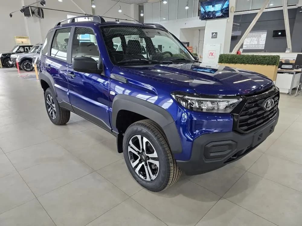 LADA Niva Travel Драйв 2026 г., синий — фото 1