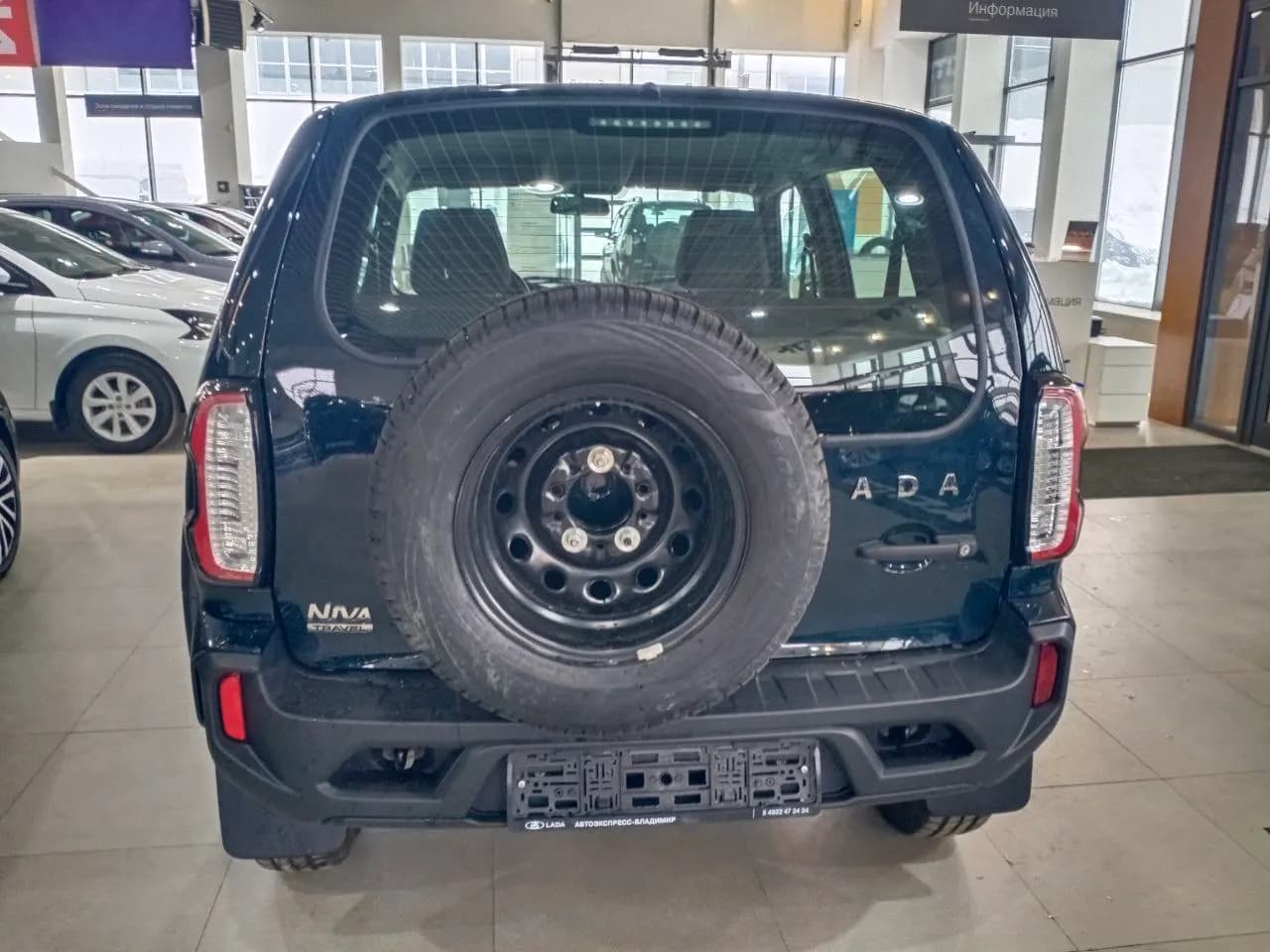 LADA Niva Travel Классик 2026 г., зеленый — фото 3
