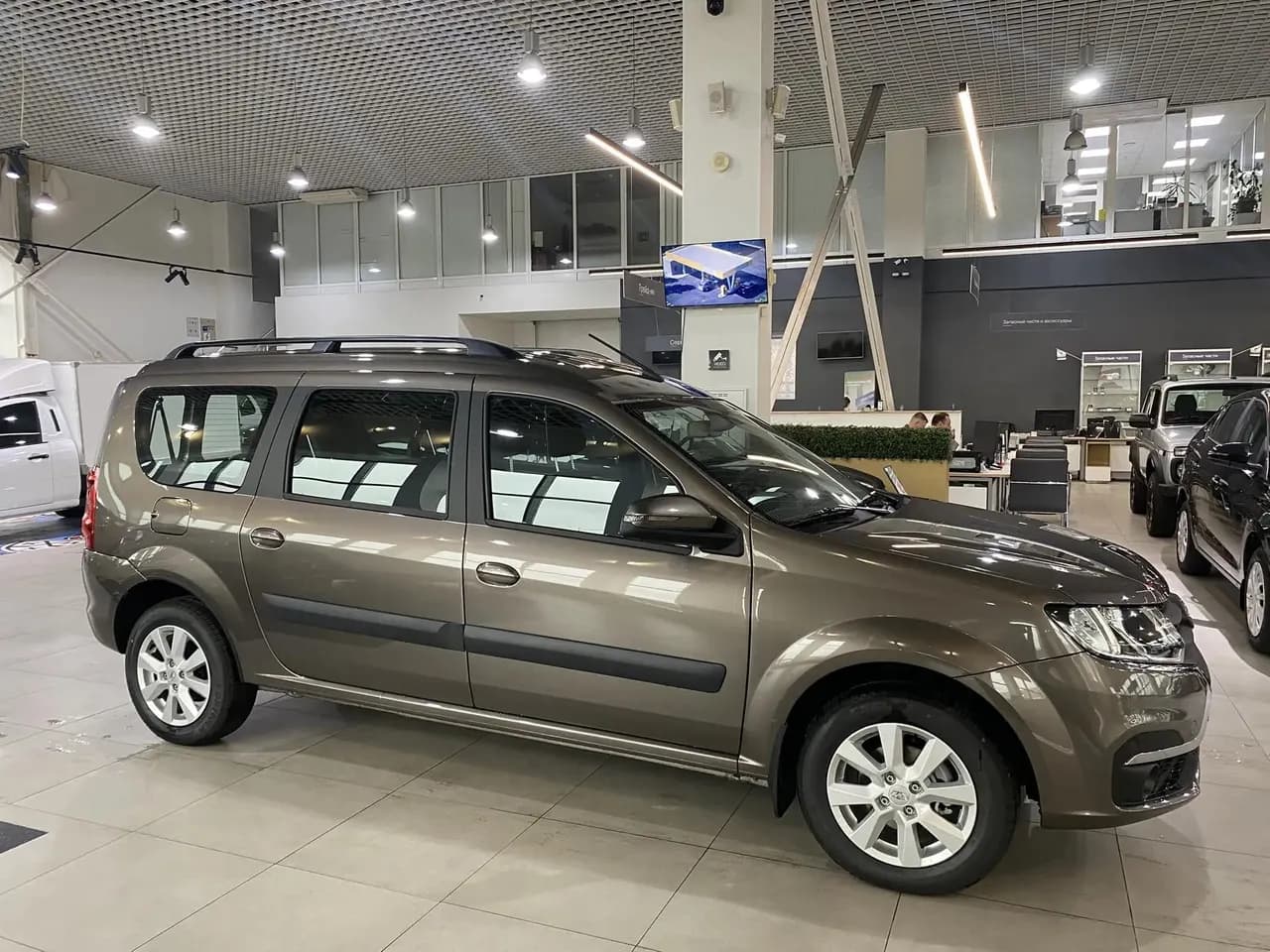 LADA Largus Универсал Драйв 2026 г., коричневый, № 89147 — фото 1