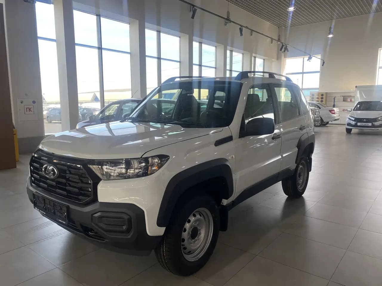 LADA Niva Travel Комфорт 2026 г., белый — фото 8