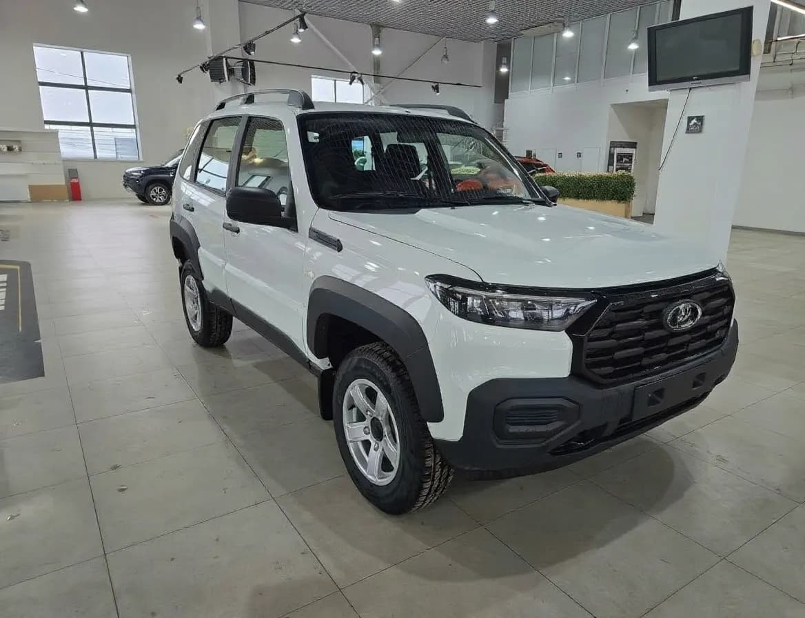 LADA Niva Travel Практик 2026 г., белый, № 04800 — фото 1