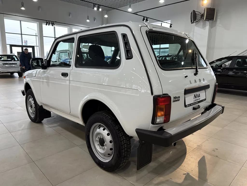 LADA Niva Legend Классик 2026 г., белый — фото 2