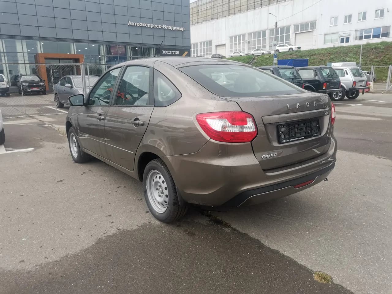 LADA Granta Лифтбек Классик Кондиционер 2026 г., коричневый — фото 2