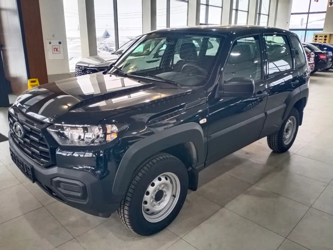 LADA Niva Travel Классик 2026 г., зеленый — фото 2
