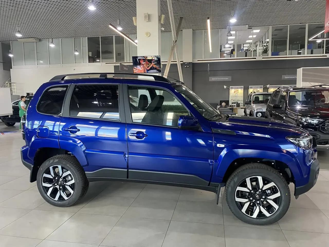 LADA Niva Travel Техно 2026 г., синий — фото 1