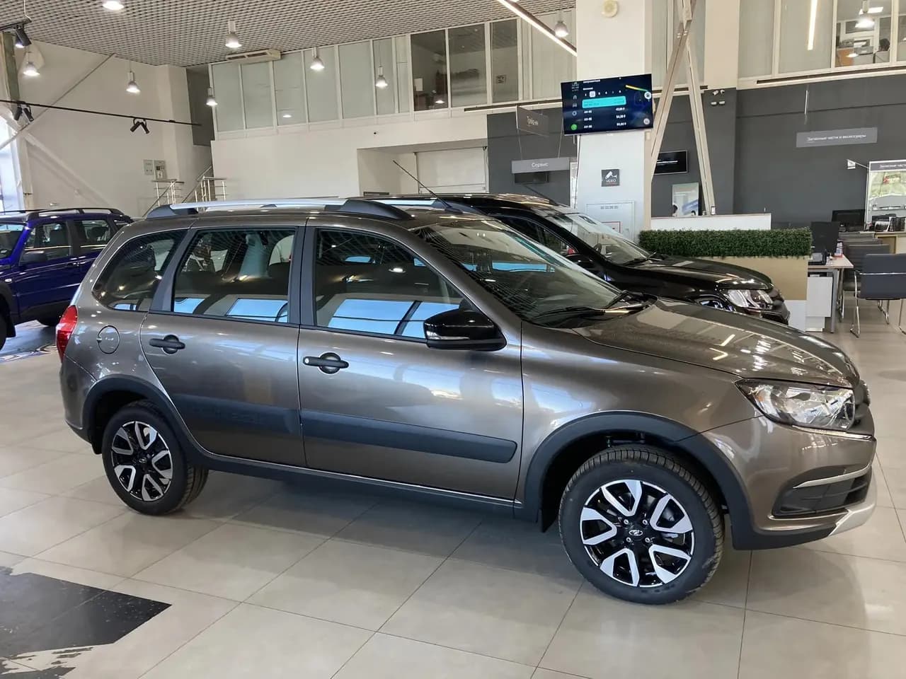 LADA Granta Универсал Комфорт 2026 г., коричневый — фото 4
