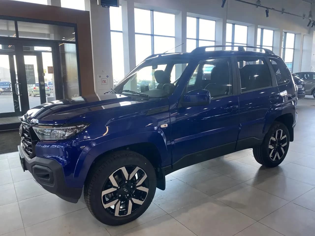 LADA Niva Travel Техно 2026 г., синий — фото 7