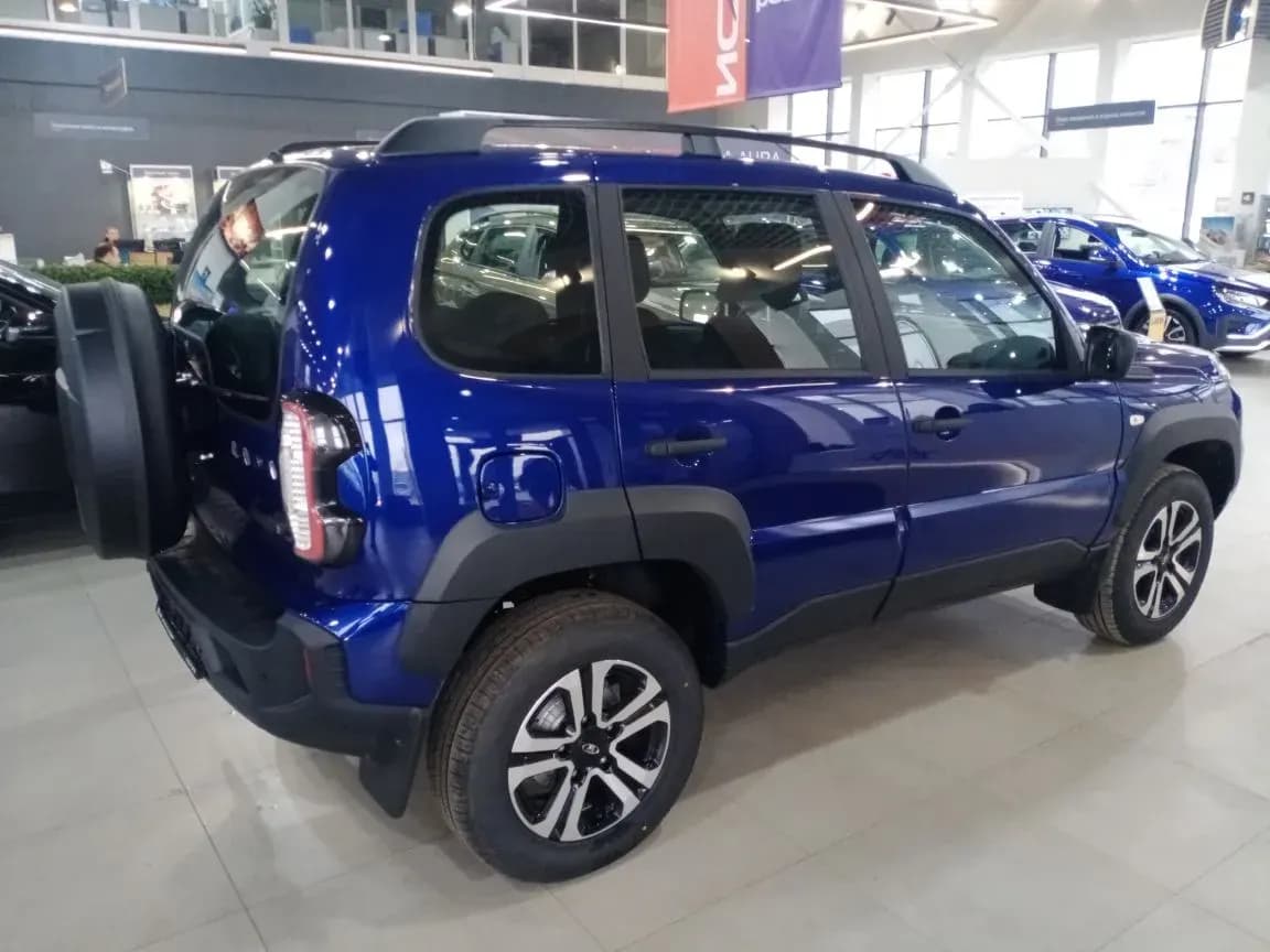 LADA Niva Travel Драйв 2026 г., синий — фото 6