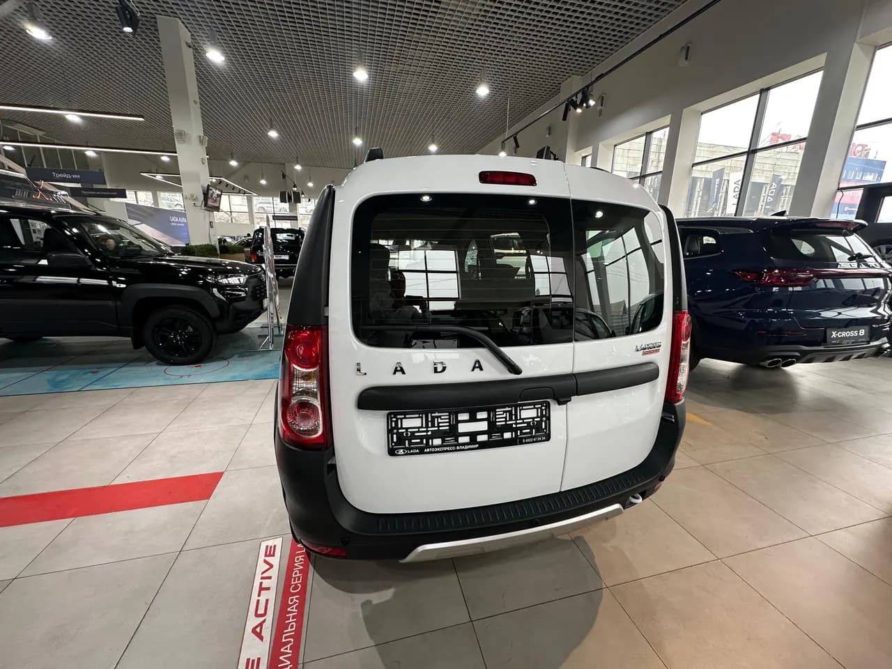 LADA Largus Универсал Техно 7 мест 2026 г., белый — фото 2