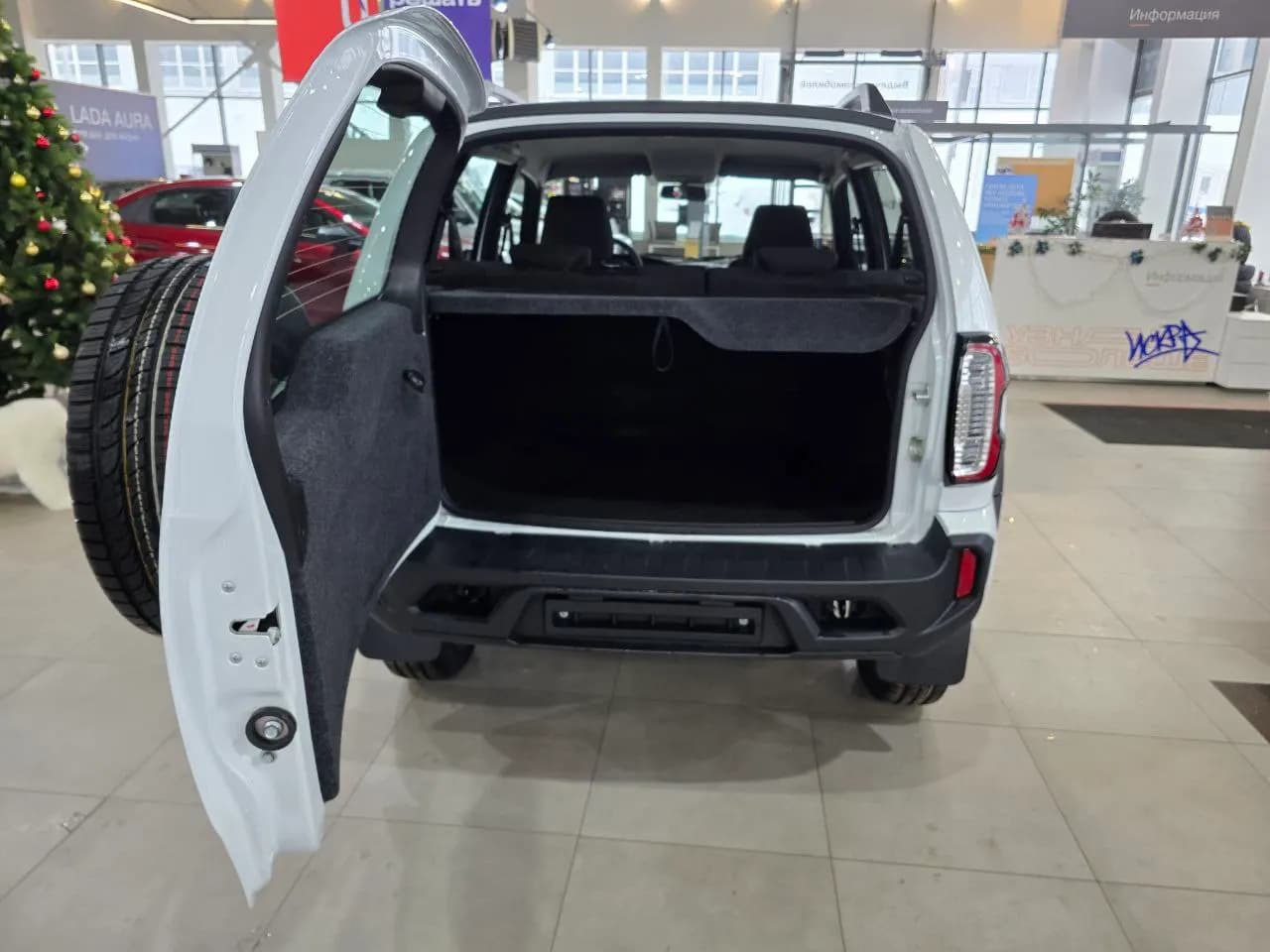 LADA Niva Travel Практик 2025 г., белый — фото 7
