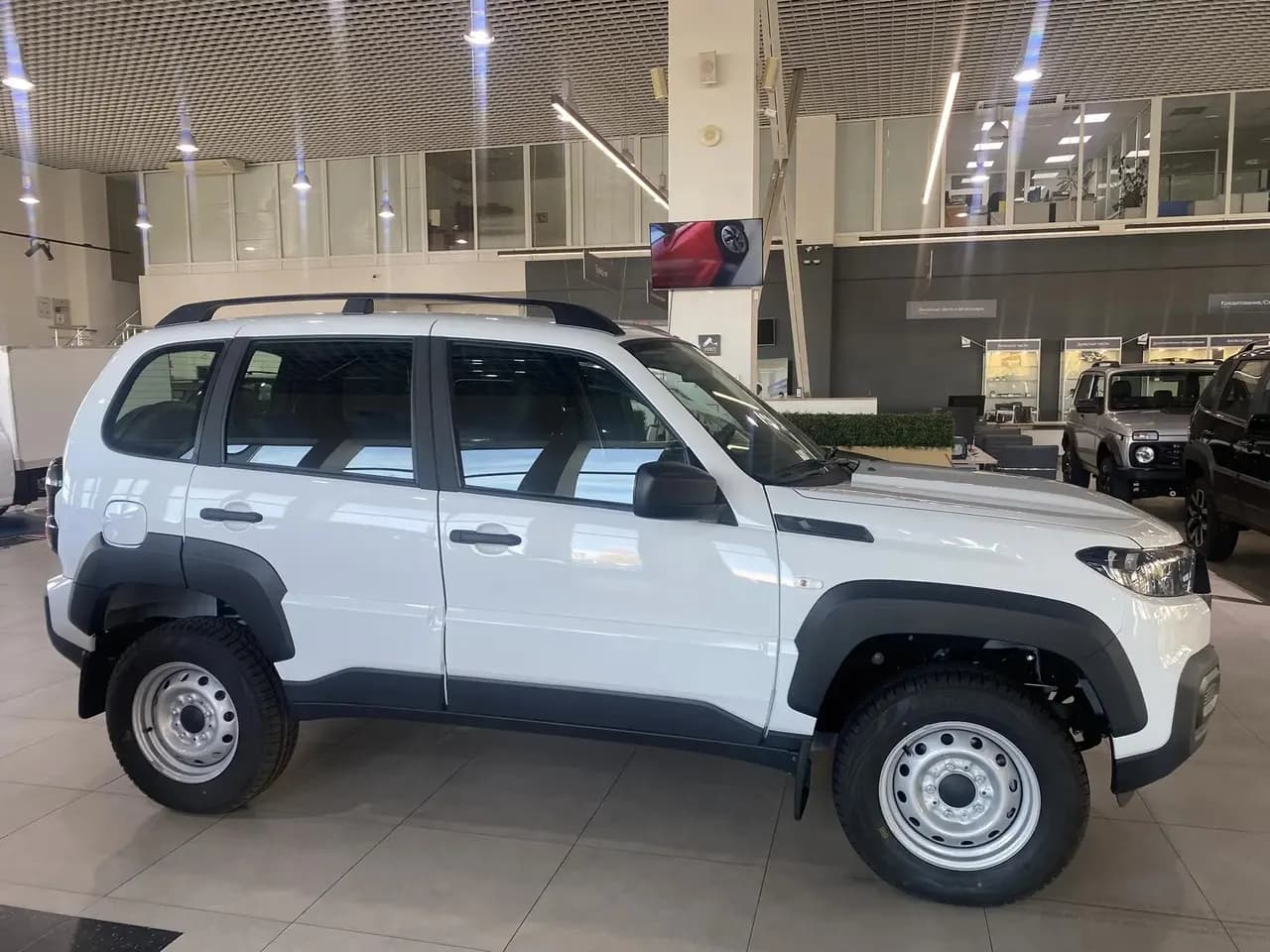 LADA Niva Travel Комфорт 2026 г., белый — фото 7