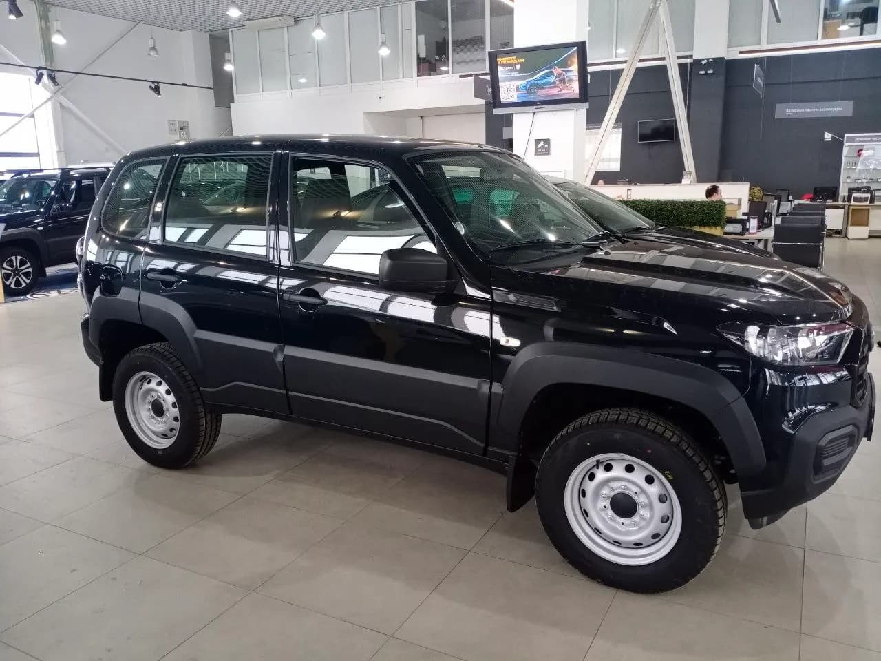 LADA Niva Travel Классик 2026 г., зеленый — фото 4