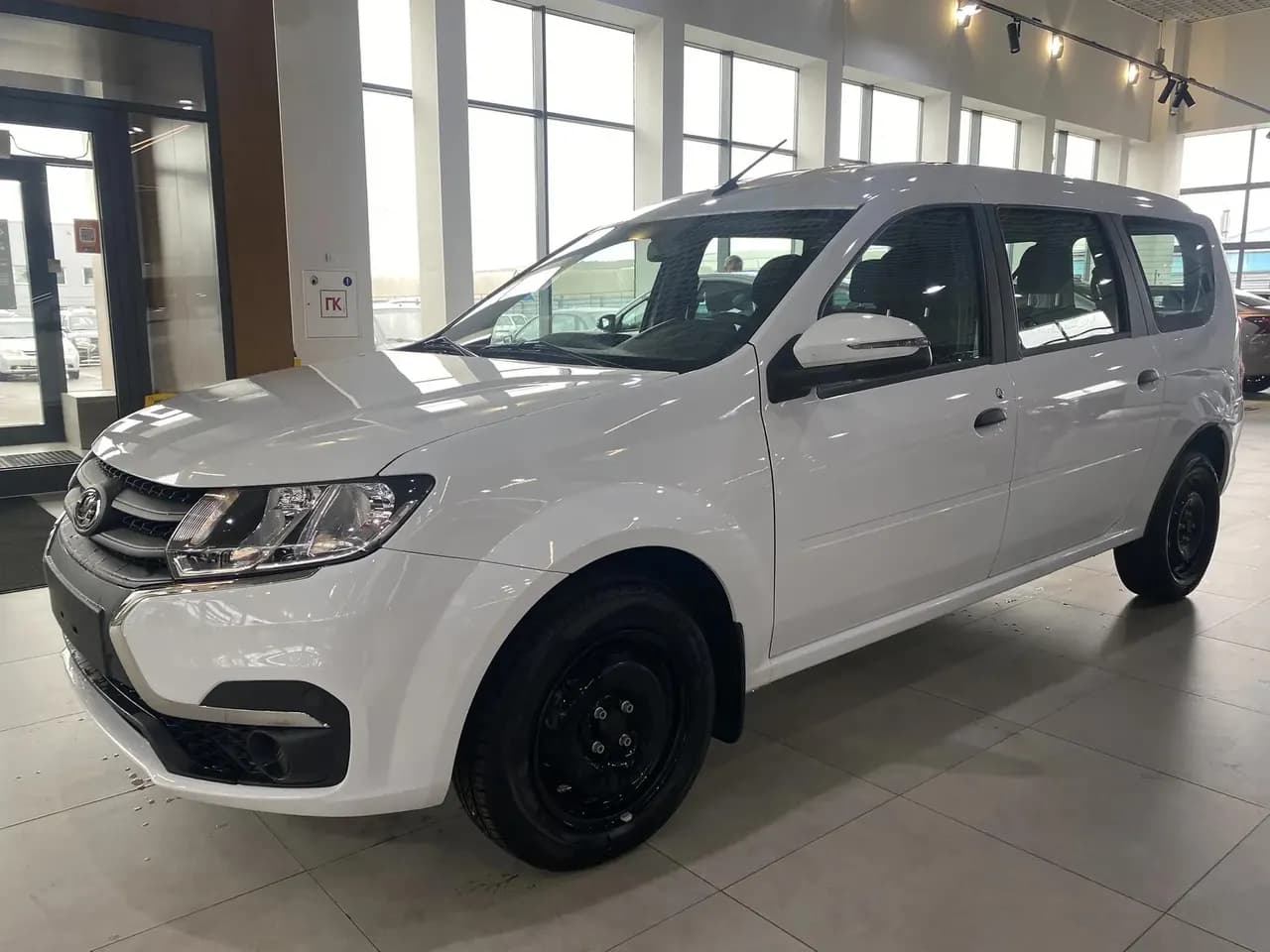 LADA Largus Универсал Классик 5 мест 2026 г., белый, № 91643 — фото 8